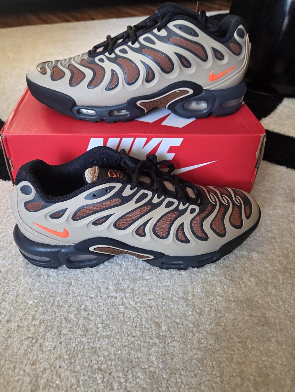 NIKE AIR MAX PLUS DRIFT SZ 11.5